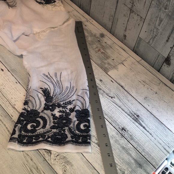 Figueroa & Flower White/Navy Blue Stitching Tunic Small - Picture 13 of 13